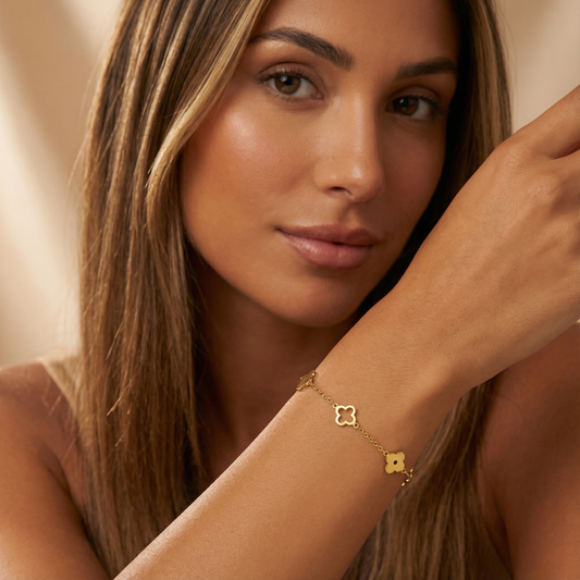 Gold Clover Link Bracelet | Delicate Stainless Steel Jewellery | Minimal Chain Design