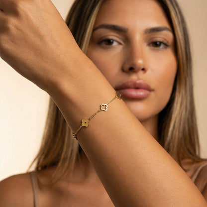 Gold Clover Link Bracelet | Delicate Stainless Steel Jewellery | Minimal Chain Design